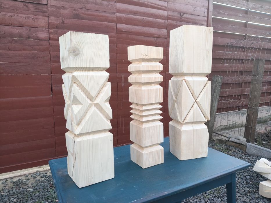 Stâlpi lemn  sculptati model terase foișoare.   stalpi-lemn.ro
