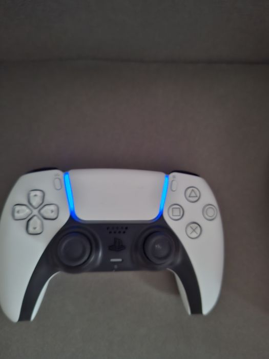 Продам джойстик PS 5 оригинал.