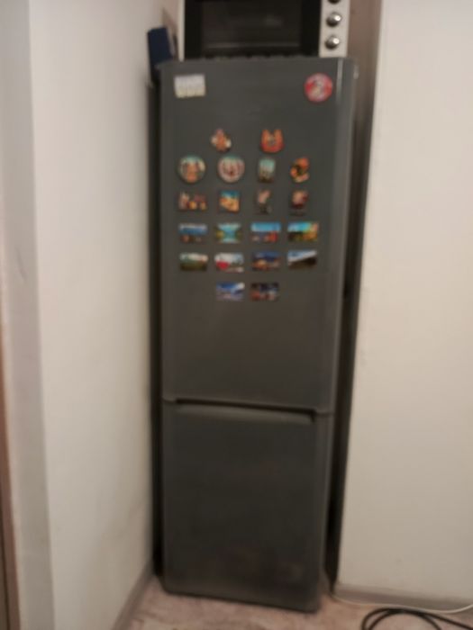 Холодильник срочно продам