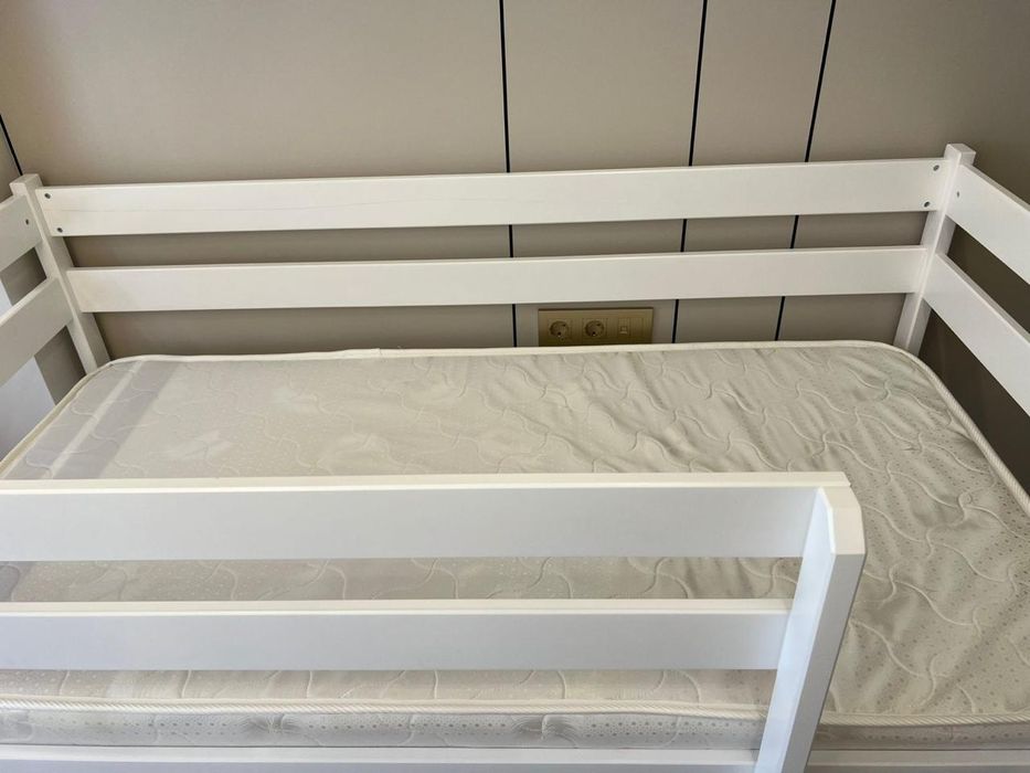 Продам двухъярусную кровать