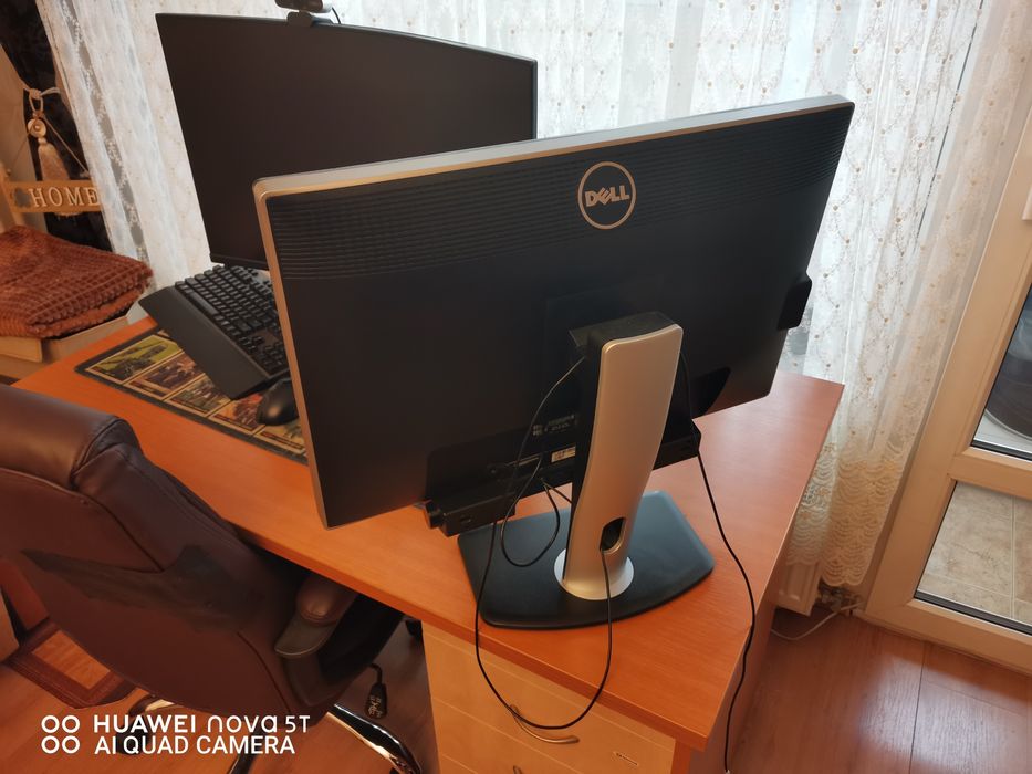 24" Монитор Dell U2412M със саундбар