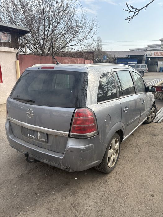 Dezmembrez Opel Zafira 1.9 Diesel cutie manuala 6+1 (2006)