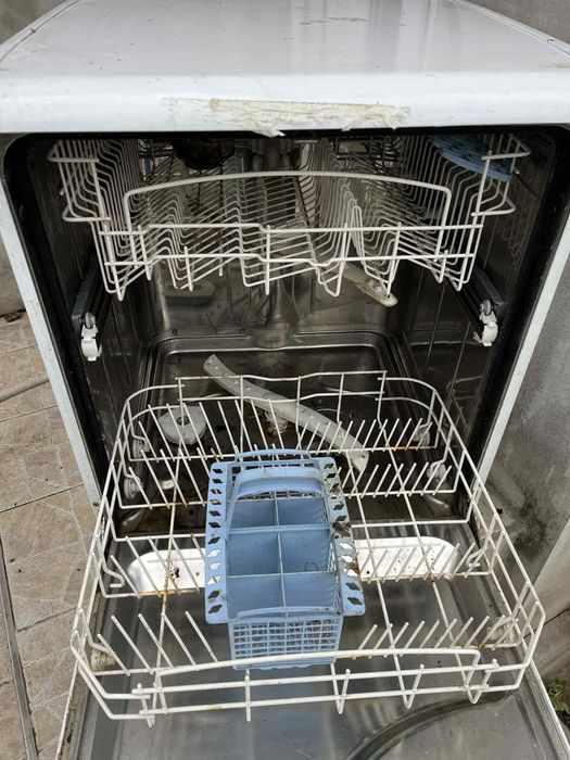 Masina de spalat vase indesit defecta