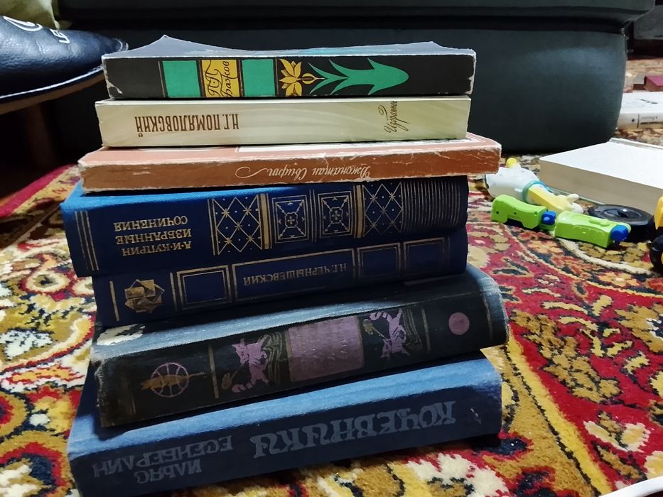 Продам книги очень много разного содержания