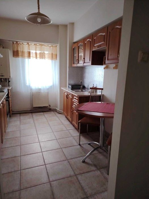 Dau in chirie apartament 3 camere ultracentral in Turda