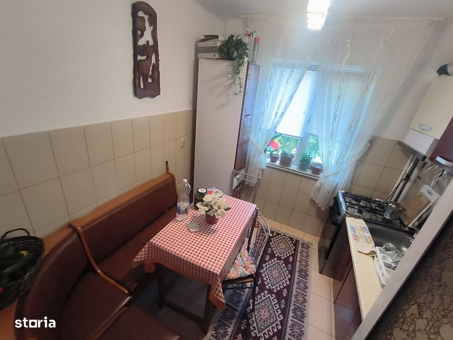 Apartament 3 camere in cartier VEST - etaj 2 -gata de mutat!