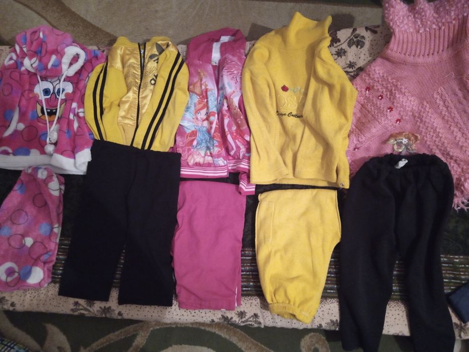 Одежда для девочек ( парка, куртки, брюки)