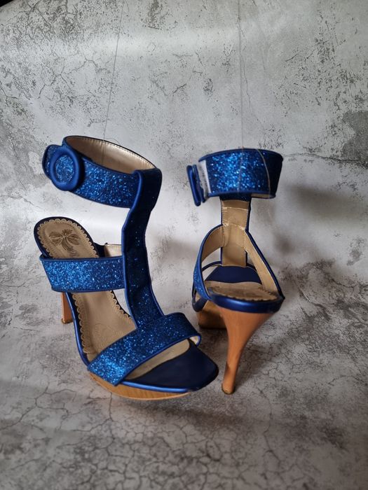 Туфли босоножки на шпильке