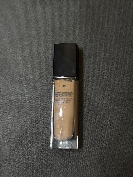 Оригинальный корректор в оттенке Dior 4N