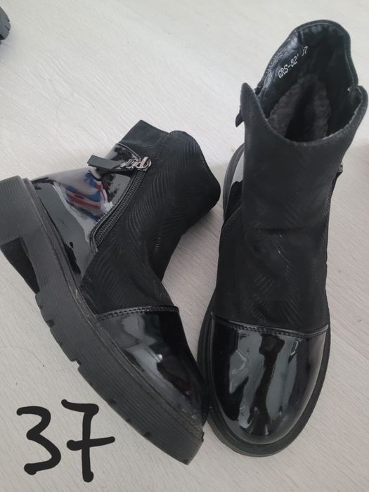 De vânzare ghete dama 45lei bucata