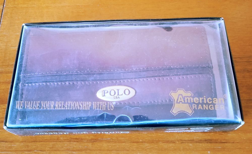 Портмоне кожаные