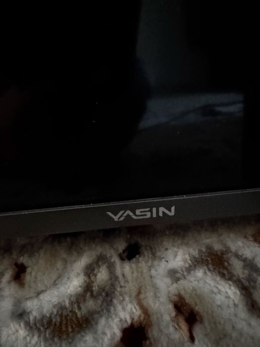 Xbox one x приставка и телевизор Yasin