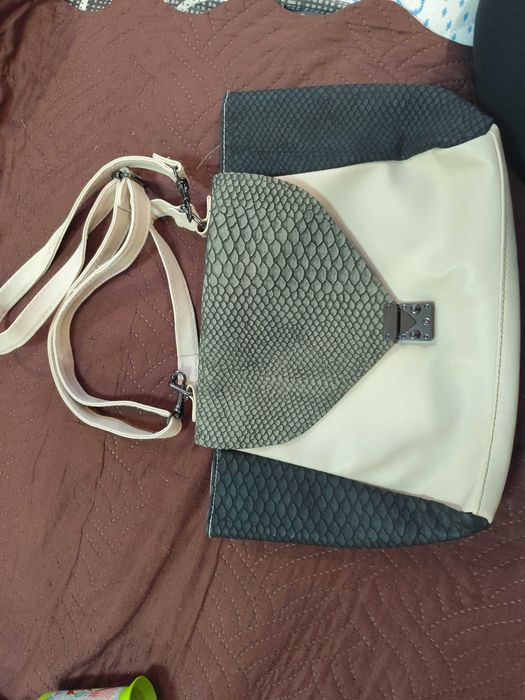 Стилна дамска чанта