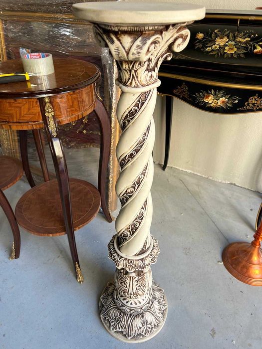 Piedestal Baroc/praf de marmura!