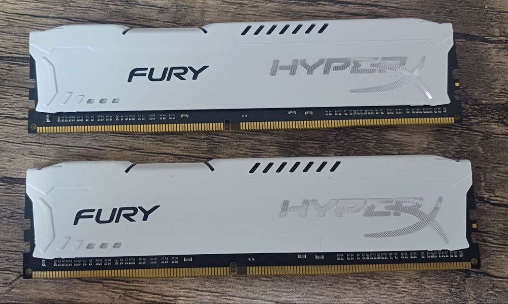 Продам ОЗУ HyperX Fury 8X2 16GB 3200 DDR4 идеал!’ь