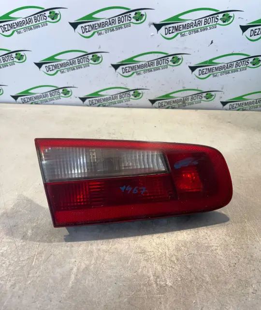 Lampa / Tripla stop dreapta pe hayon Renault Laguna 2002