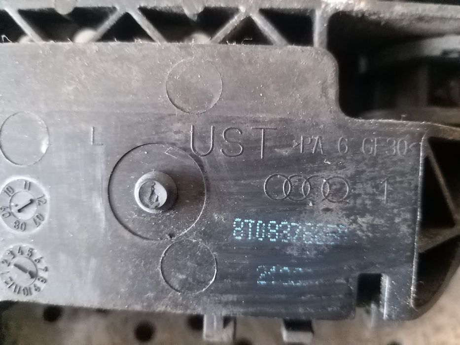 Maner usa stanga spate audi a4 b8 8k 8t0837885