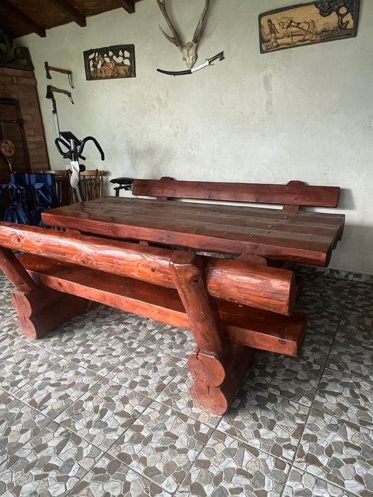 Vând masa cu banci lemn masiv