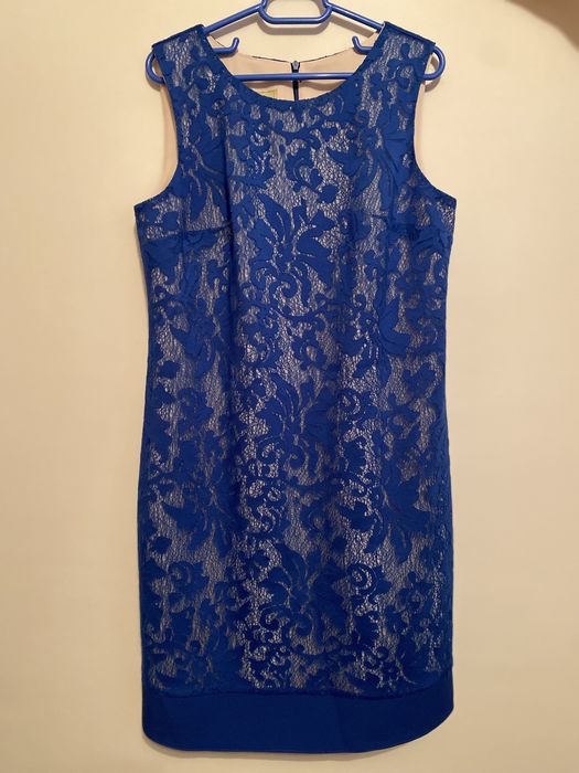 Roche eleganta cu model floral albastru
