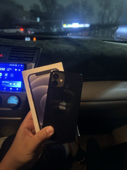 Продам iphone 12