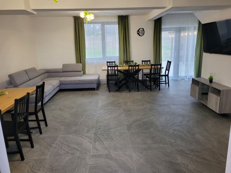 Cabană de inchiriat Valea Avrigului 7 camere duble cu băi proprii