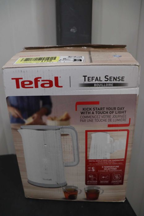 Чайник Tefal KO6931 Sense Капацитет 1,5L, цифров дисплей, лек ДЕФЕКТ