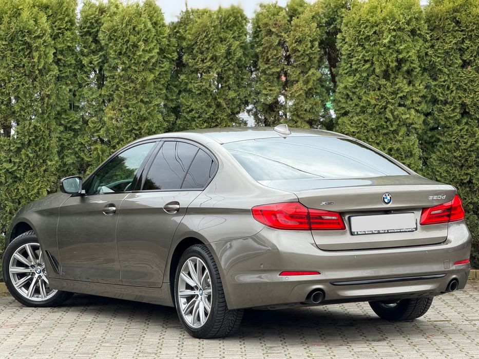 BMW 520~G30~Individual~Head Up~Camera 360~X-Drive~Soft Close