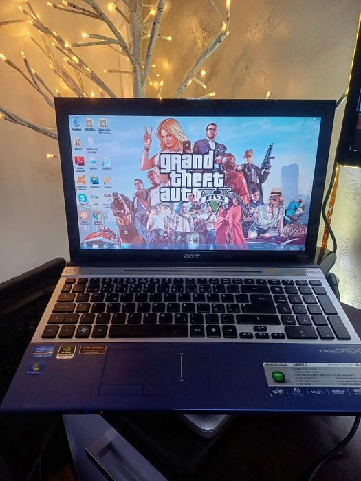 Vand Laptop  acer i3