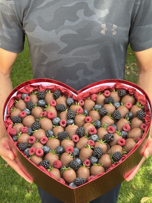 Клубника шоколад. Qulupnay shokolad. Подарки