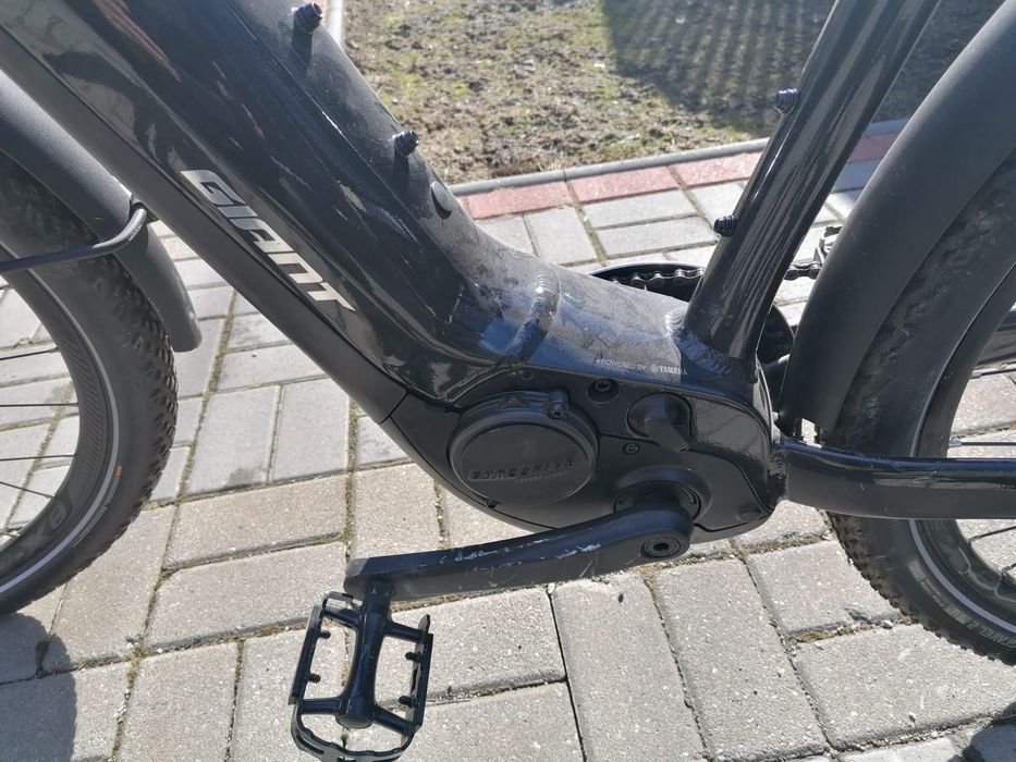 Bicicleta asistată electric GIANT EXPLORE E+