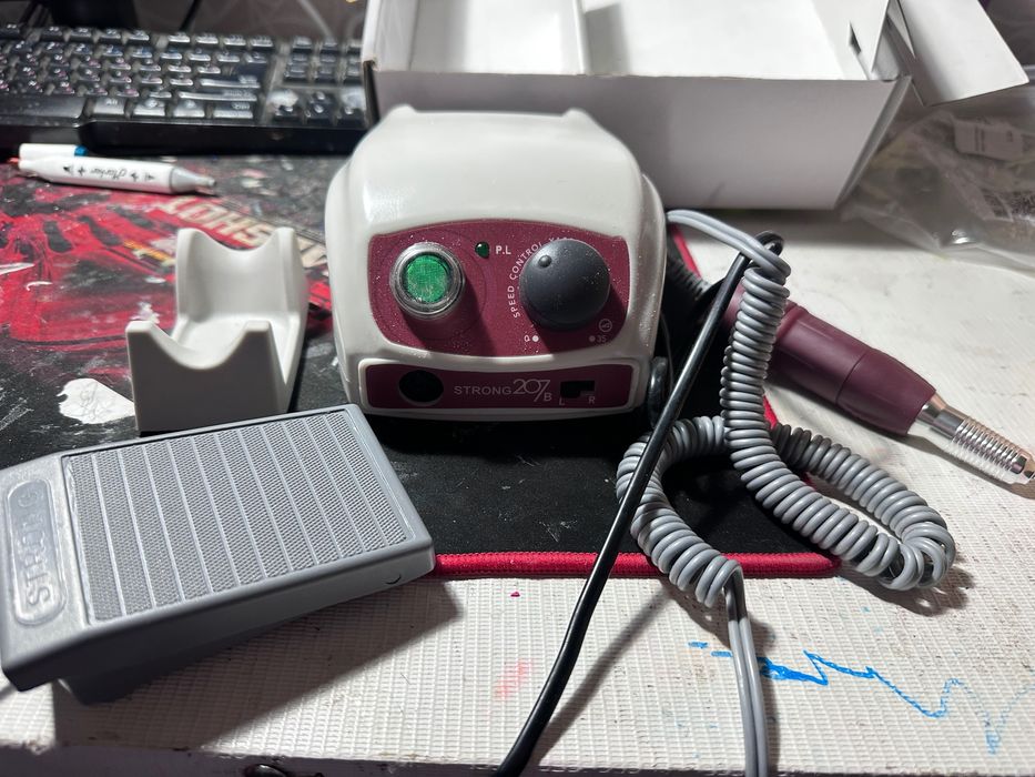 Продам все для манекюра