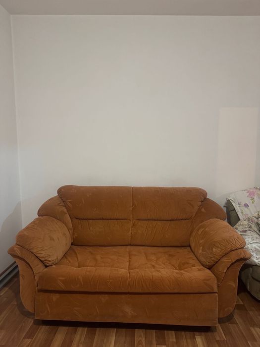 Продается Диван б/у