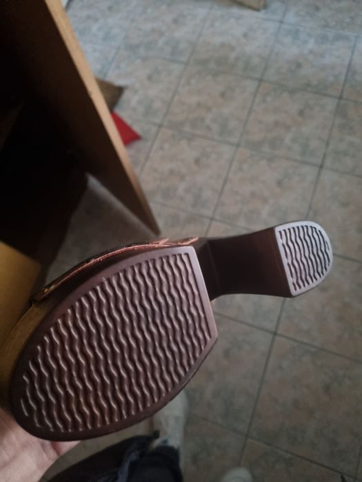 Vând saboti vara noi