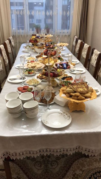 Стол и сьулья сатыдады!