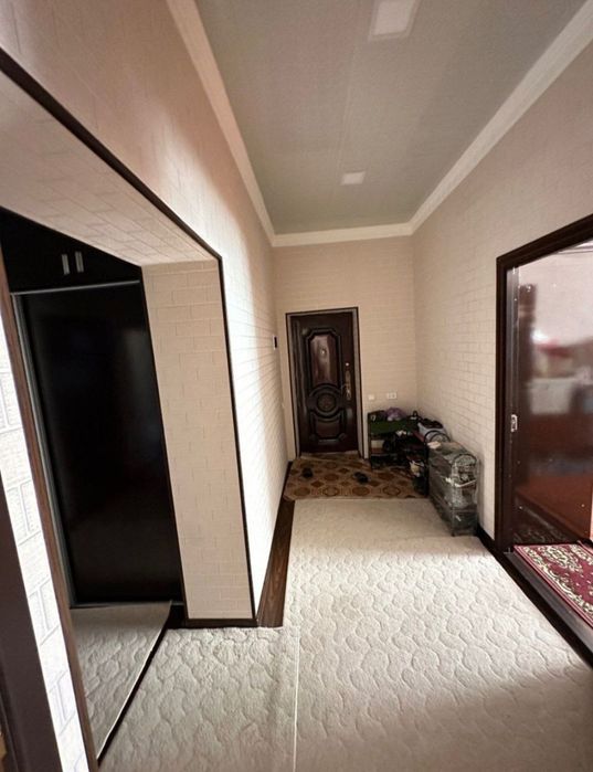 Срочно Янги домдан 3 хонали квартира 2 каватдан сотилади 6 микрн