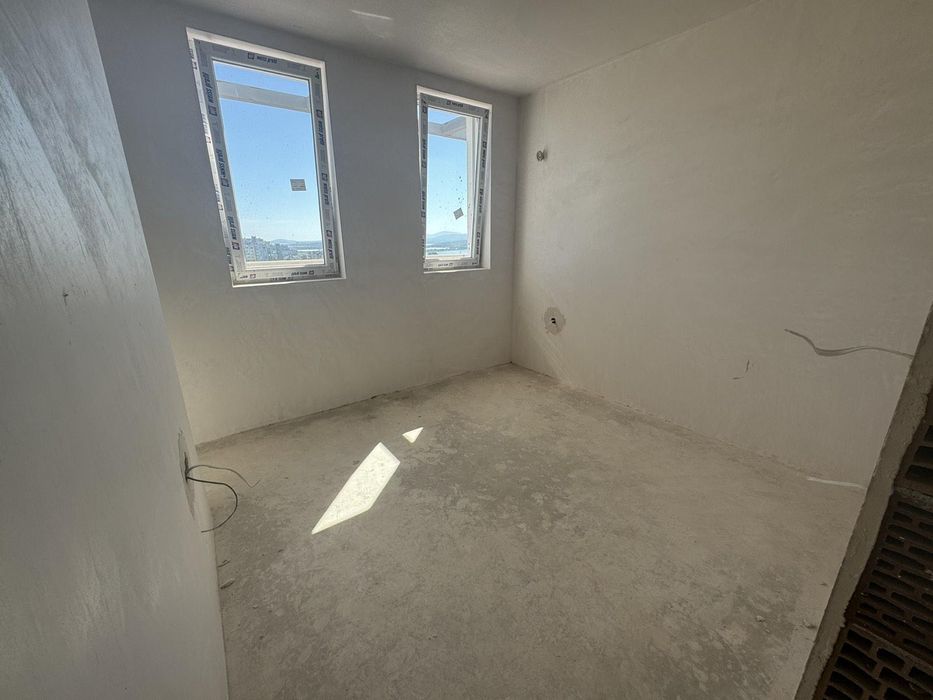 Продава се Тристаен апартамент в Бургас, Център - 88 кв.м за 898 €/кв.м - Снимка #2