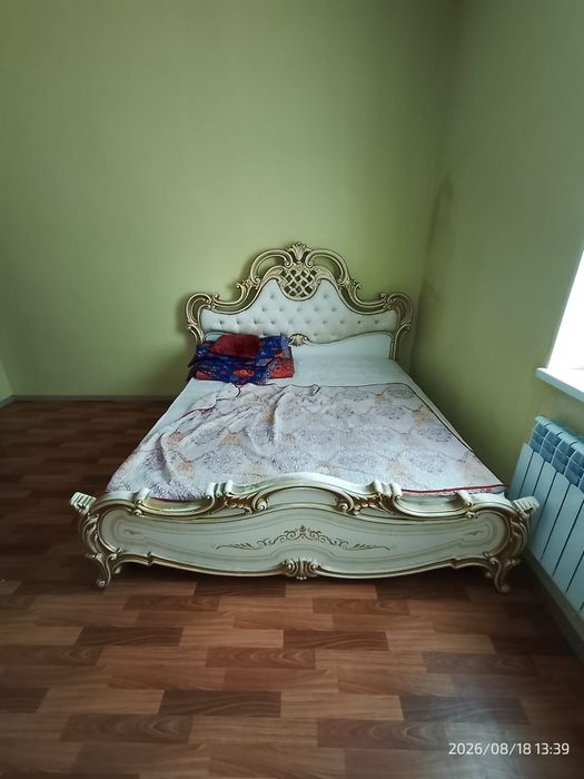 Кровать с матрасом продам