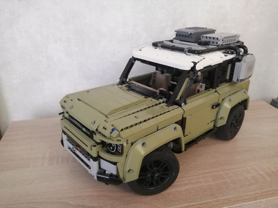 Lego technic Landrover Defender 42110
