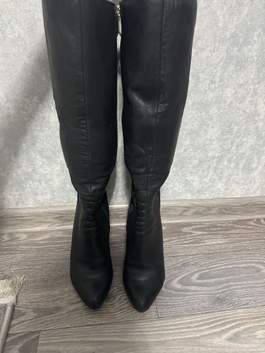 Продам кожанные сапоги