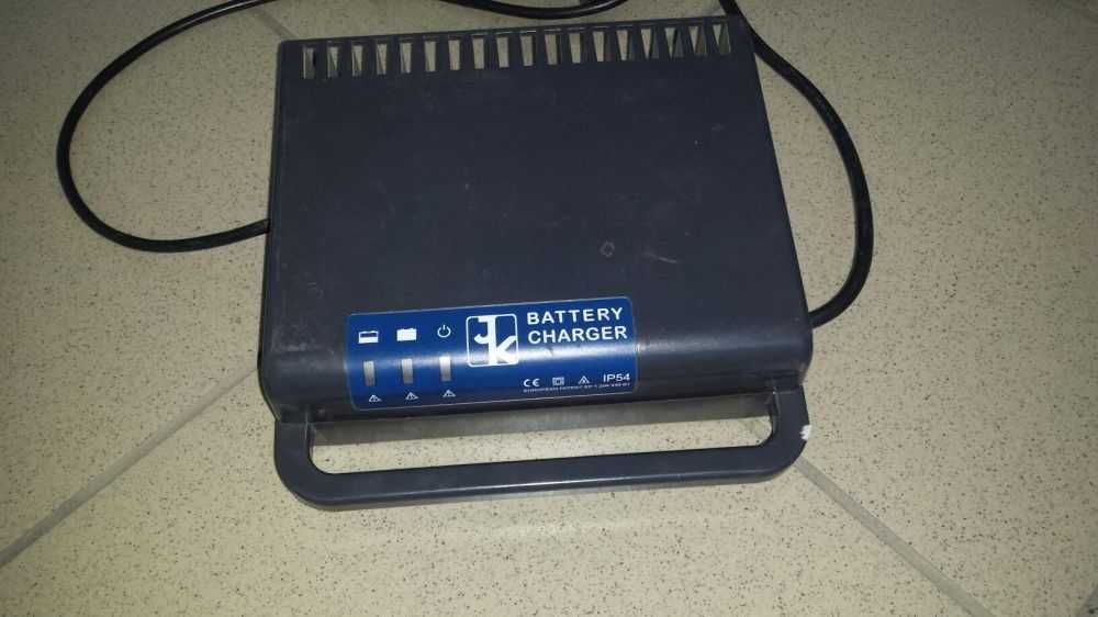 Зарядно за електрически инвалиден скутер, триколка, ел. скутер 24V