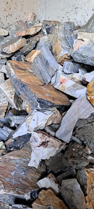 Тог тошлари  сотилади