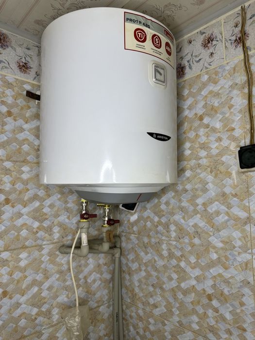 Продам бойлер Аристон