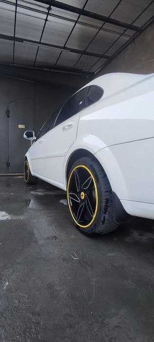 Vse sezoniy 215.45.R17 banan diska+shina sotiladi