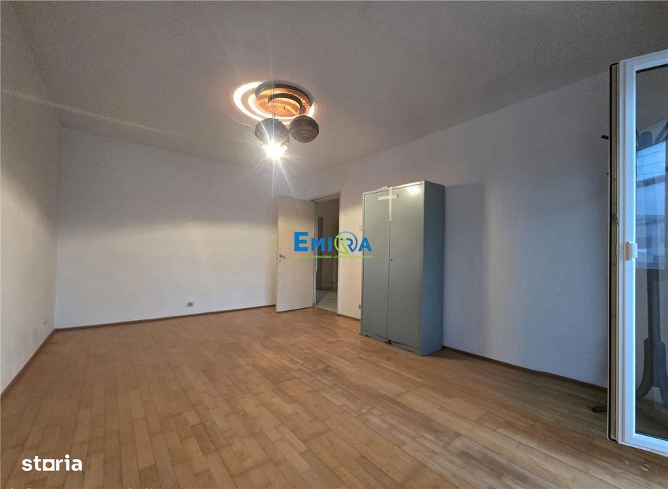 Apartament spatios 3 camere decomandate, 2 bai, etaj 3, zona Mioritei,