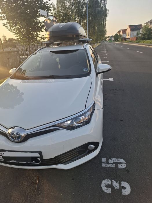 Toyota Auris Hybrid
