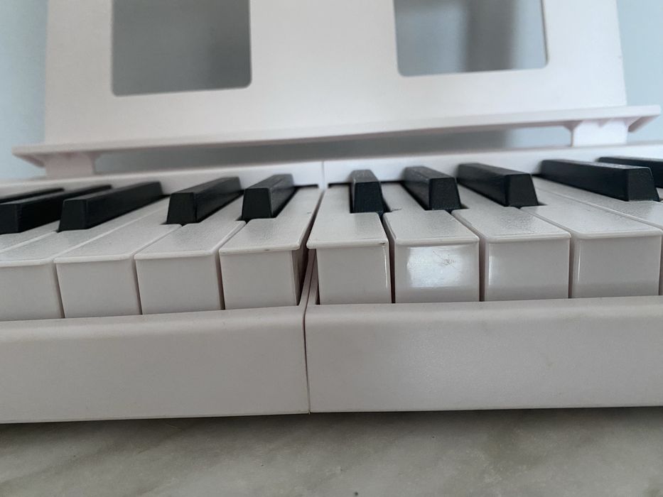 Продам цифровое пианино