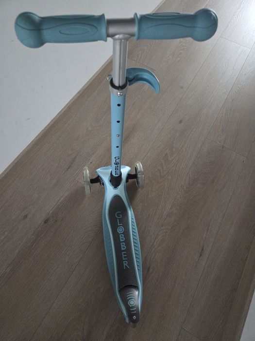 Trotineta  GLOBBER 3 roti PREMIUM 2.0 lumini in roti