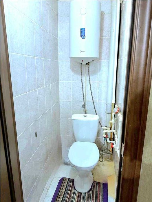 а Продам 3 комнатную Улучшенной план 8 микрорайон