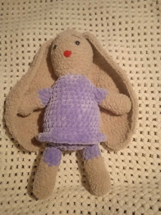 Ръчно плетено зайче