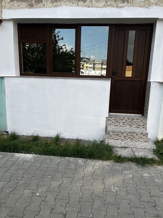De închiriat – Garsonieră complet mobilată, parter, intrare separată